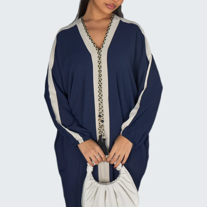 Abaya longue bleu foncé à bandes blanche
