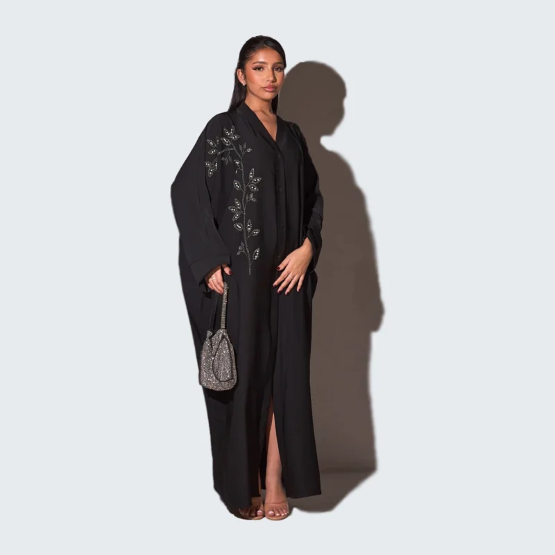 Abaya noire à strass et perles en forme de feuilles – Image 4